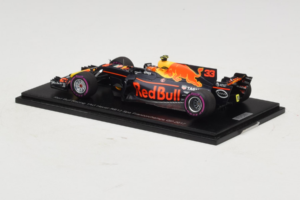 Red Bull RB13 Tag Heuer #33 M. Verstappen Belgian Grand Prix 2017 Spark 1:43 AM33SP8 Sveķi — attēls 3 no 4