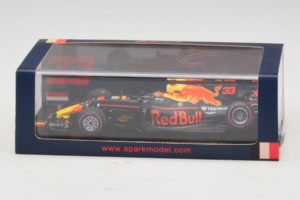 Red Bull RB13 Tag Heuer #33 M. Verstappen Belgian Grand Prix 2017 Spark 1:43 AM33SP8 Sveķi — attēls 4 no 4