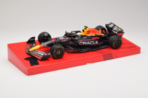 Red Bull RB18 #1 M. Verstappen Oracle Red Bull Racing Japanese Grand Prix Winner World Champion 2022 Minichamps 1:18 11322280 — attēls 2 no 7