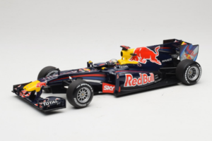 Red Bull RB6 Renault #5 S. Vettel Red Bull Racing Brazilian Grand Prix Winner 2010 Minichamps 1:18 110100205 Metāls