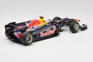 Red Bull RB7 Renault #1 S. Vettel Red Bull Racing Showcar 2011 Minichamps 1:18 110110071-1 Metāls — attēls 2 no 7