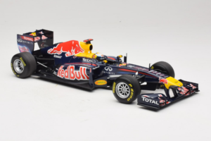 Red Bull RB7 Renault #1 S. Vettel Red Bull Racing World Champion 2011 Minichamps 1:18 110110001 Metāls — attēls 4 no 6