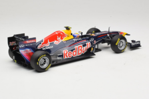 Red Bull RB7 Renault #2 M. Webber Red Bull Racing Showcar 2011 Minichamps 1:18 110110002 Metāls — attēls 2 no 7