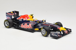 Red Bull RB7 Renault #2 M. Webber Red Bull Racing Showcar 2011 Minichamps 1:18 110110002 Metāls — attēls 4 no 7