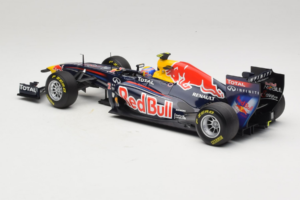 Red Bull RB7 Renault #2 M. Webber Red Bull Racing Showcar 2011 Minichamps 1:18 110110002 Metāls — attēls 5 no 7
