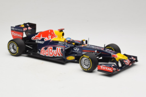 Red Bull RB8 Renault #1 S. Vettel Red Bull Racing Showcar 2012 Minichamps 1:18 110120071 Metāls — attēls 4 no 7