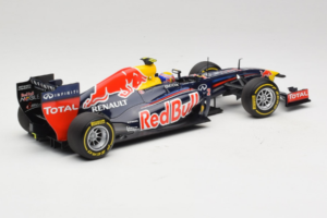 Red Bull RB8 Renault #2 M. Webber Red Bull Racing Showcar 2012 Minichamps 1:18 110120072 Metāls — attēls 2 no 7