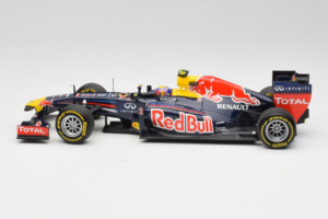 Red Bull RB8 Renault #2 M. Webber Red Bull Racing Showcar 2012 Minichamps 1:18 110120072 Metāls — attēls 3 no 7