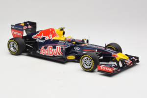 Red Bull RB8 Renault #2 M. Webber Red Bull Racing Showcar 2012 Minichamps 1:18 110120072 Metāls — attēls 4 no 7