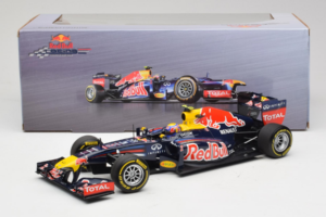 Red Bull RB8 Renault #2 M. Webber Red Bull Racing Showcar 2012 Minichamps 1:18 110120072 Metāls — attēls 7 no 7