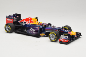 Red Bull RB9 Renault #2 M. Webber Infiniti Red Bull Racing Showcar 2013 Minichamps 1:18 110130072 Metāls — attēls 4 no 6