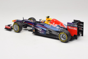 Red Bull RB9 Renault #2 M. Webber Infiniti Red Bull Racing Showcar 2013 Minichamps 1:18 110130072 Metāls — attēls 5 no 6