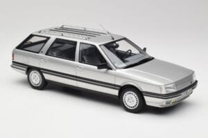 Renault 21 Nevada Sudrabs Metaliks Otto 1:18 OT479 Sveķi — attēls 4 no 6