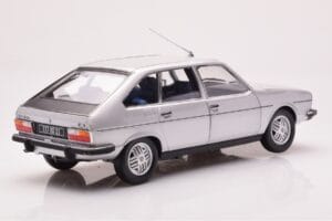 Renault 30 TX Sudrabs Norev 1:18 185272 Metāls — attēls 3 no 8