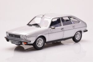Renault 30 TX Sudrabs Norev 1:18 185272 Metāls