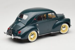 Renault 4CV Zaļš Solido 1:18 8047 Metāls — attēls 2 no 6