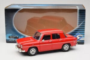 Renault 8 Gordini Sarkans Solido 1:18 9018-M1 Metāls — attēls 8 no 8