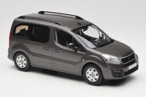 Renault Juvaquatre Break 300 kg Ziloņkauls Norev 1:18 185260 Metāls — attēls 4 no 6