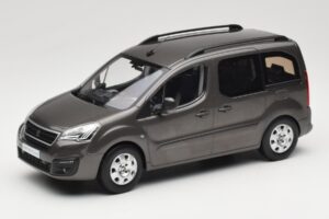 Renault Juvaquatre Break 300 kg Ziloņkauls Norev 1:18 185260 Metāls