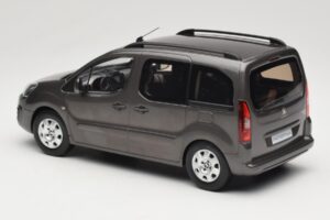 Renault Juvaquatre Break 300 kg Ziloņkauls Norev 1:18 185260 Metāls — attēls 5 no 6
