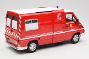 Renault Master T30 VSAB Ugunsdzēsēji Sarkans Otto 1:18 OT1107 Sveķi — attēls 2 no 6