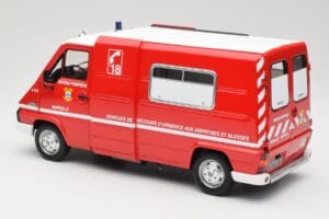 Renault Master T30 VSAB Ugunsdzēsēji Sarkans Otto 1:18 OT1107 Sveķi — attēls 5 no 6