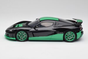 Rimac Nevera Record Monochrome Melns GT Spirit 1:18 GT916 Sveķi — attēls 3 no 6