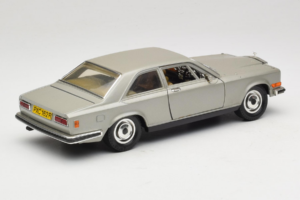 Rolls-Royce Camargue Sudrabs Diamond Edition Bburago 1:18 3001-M3 Metāls — attēls 3 no 8