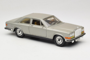 Rolls-Royce Camargue Sudrabs Diamond Edition Bburago 1:18 3001-M3 Metāls — attēls 6 no 8