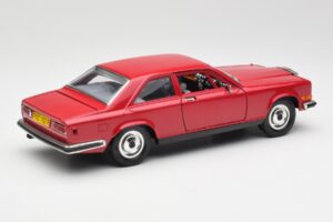 Rolls-Royce Camargue Sarkans Bburago 1:22 3001 Metāls — attēls 3 no 8
