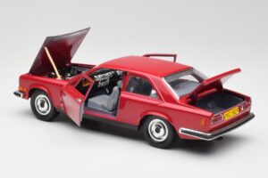 Rolls-Royce Camargue Sarkans Bburago 1:22 3001 Metāls — attēls 5 no 8