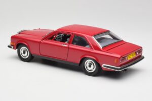 Rolls-Royce Camargue Sarkans Bburago 1:22 3001 Metāls — attēls 7 no 8