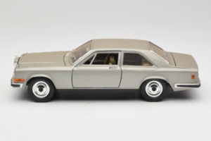 Rolls-Royce Camargue Sudrabs Bburago 1:18 3001-M2 Metāls — attēls 4 no 8