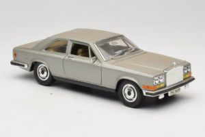 Rolls-Royce Camargue Sudrabs Bburago 1:18 3001-M2 Metāls — attēls 6 no 8