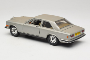 Rolls-Royce Camargue Sudrabs Bburago 1:18 3001-M2 Metāls — attēls 7 no 8
