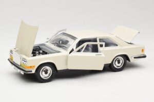 Rolls-Royce Camargue Balts Bburago 1:22 3001-M1 Metāls — attēls 3 no 8
