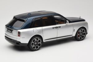 Rolls-Royce Cullinan Zils & Sudrabs Divkrāsains OEM 1:18 028-16B Metāls — attēls 3 no 8