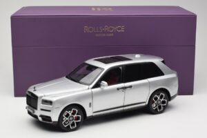 Rolls-Royce Cullinan Sudrabs Ar Shadow Wheels OEM 1:18 028-16A Metāls — attēls 8 no 8