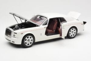 Rolls-Royce Phantom Coupe English Balts Sudrabs Kyosho 1:18 08861EW Metāls — attēls 2 no 8