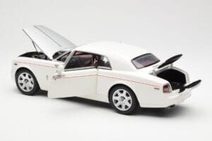 Rolls-Royce Phantom Coupe English Balts Sudrabs Kyosho 1:18 08861EW Metāls — attēls 5 no 8
