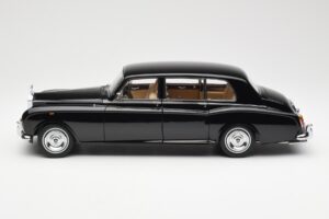 Rolls-Royce Phantom VI EWB Melns Kyosho 1:18 08905BK Metāls — attēls 4 no 8