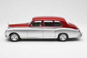 Rolls-Royce Phantom VI Sudrabs Sarkans Kyosho 1:18 08905SR Metāls — attēls 4 no 8