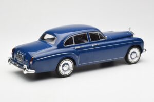 Rolls-Royce Silver Cloud III Flying Spur Mulliner RHD Tumšzils MCG 1:18 MCG18124 Metāls — attēls 2 no 6