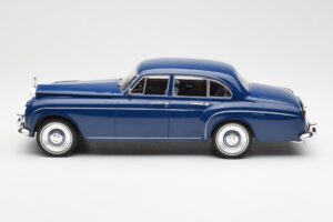 Rolls-Royce Silver Cloud III Flying Spur Mulliner RHD Tumšzils MCG 1:18 MCG18124 Metāls — attēls 3 no 6