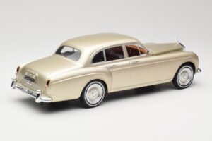 Rolls-Royce Silver Cloud III Flying Spur H.J. Mulliner Zelts MCG 1:18 MCG18058 Metāls — attēls 2 no 6