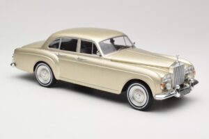 Rolls-Royce Silver Cloud III Flying Spur H.J. Mulliner Zelts MCG 1:18 MCG18058 Metāls — attēls 4 no 6