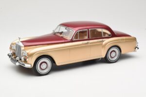 Rolls-Royce Silver Cloud III Flying Spur H.J. Mulliner Sarkans & Zelts MCG 1:18 MCG18132 Metāls