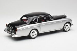 Rolls-Royce Silver Cloud III Mulliner Sudrabs & Melns MCG 1:18 MCG18128 Metāls — attēls 2 no 6