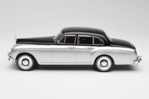 Rolls-Royce Silver Cloud III Mulliner Sudrabs & Melns MCG 1:18 MCG18128 Metāls — attēls 3 no 6