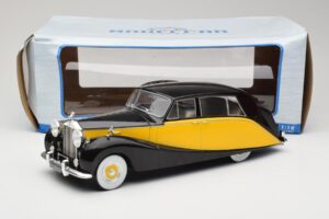 Rolls-Royce Silver Wraith Empress by Hooper Melns & Dzeltens MCG 1:18 MCG18066 Metāls — attēls 6 no 6